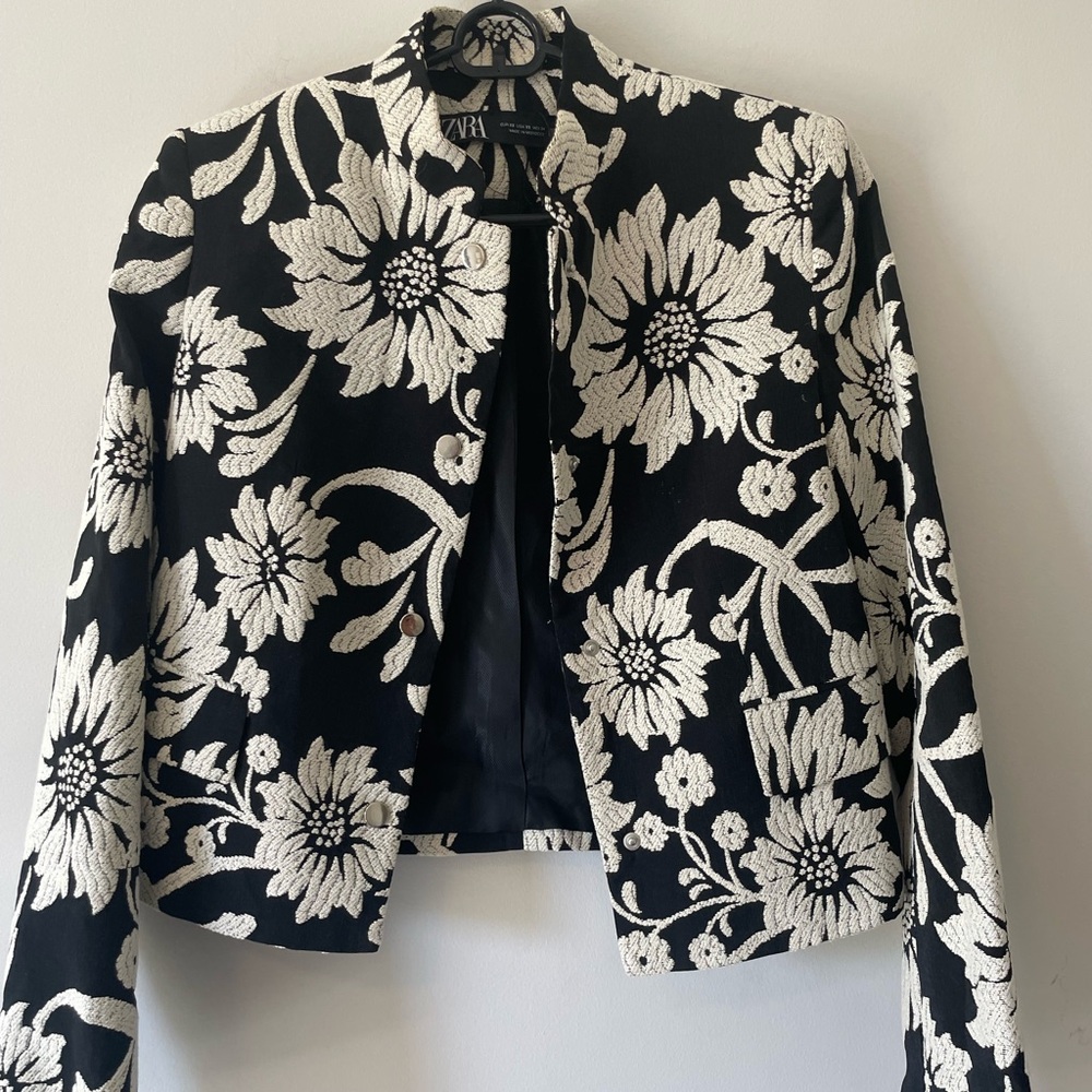 Zara Black and Cream Floral Blazer